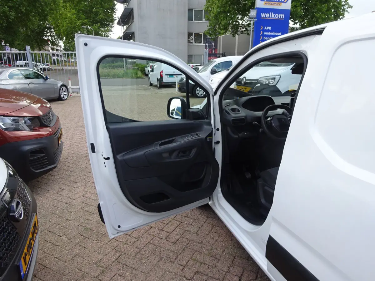 1.2 PureTech Pro BENZINE AIRCO NAVI CRUISE CONTROL PDC SCHUIFDEUR