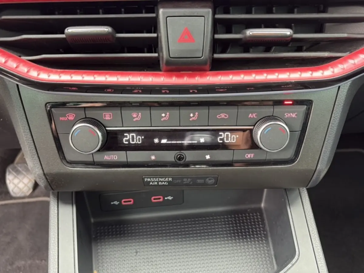 1.0 TSI FR CRUISE/PDC/LED/CLIMA/CARPLAY/DAB