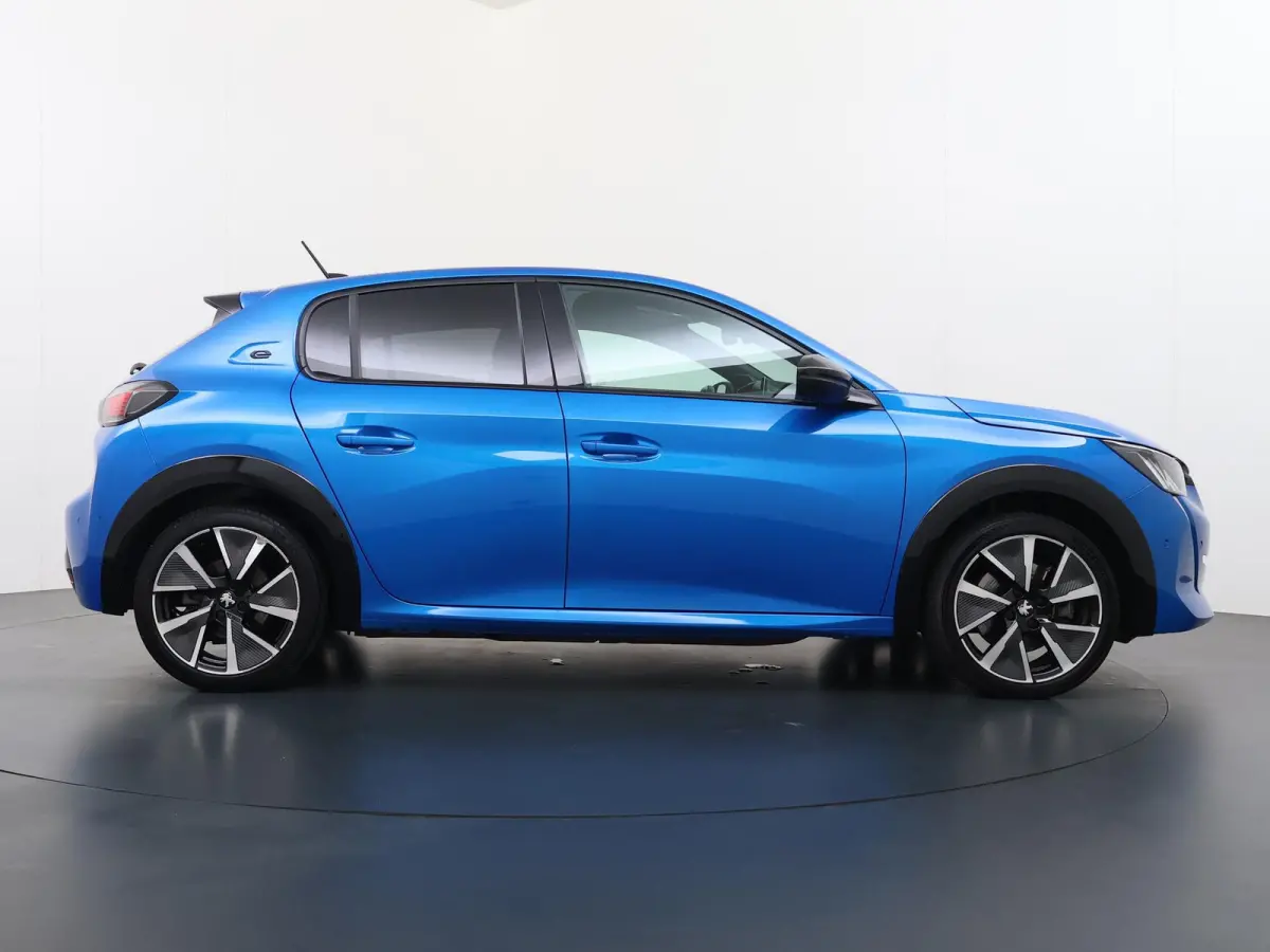 GT Pack 50 kWh 136pk | Accu 91% | Navigatie | Camera achter | Panorama dak | Alcantara bekleding | Cruise control adaptief | Lichtmetalen velgen  | Stoelverwarming | Apple Carplay en Android