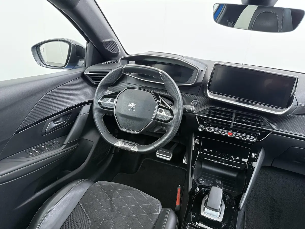 GT Pack 50 kWh 136pk | Accu 91% | Navigatie | Camera achter | Panorama dak | Alcantara bekleding | Cruise control adaptief | Lichtmetalen velgen  | Stoelverwarming | Apple Carplay en Android