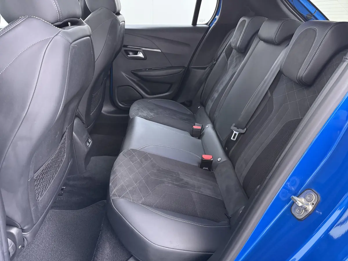 GT Pack 50 kWh 136pk | Accu 91% | Navigatie | Camera achter | Panorama dak | Alcantara bekleding | Cruise control adaptief | Lichtmetalen velgen  | Stoelverwarming | Apple Carplay en Android