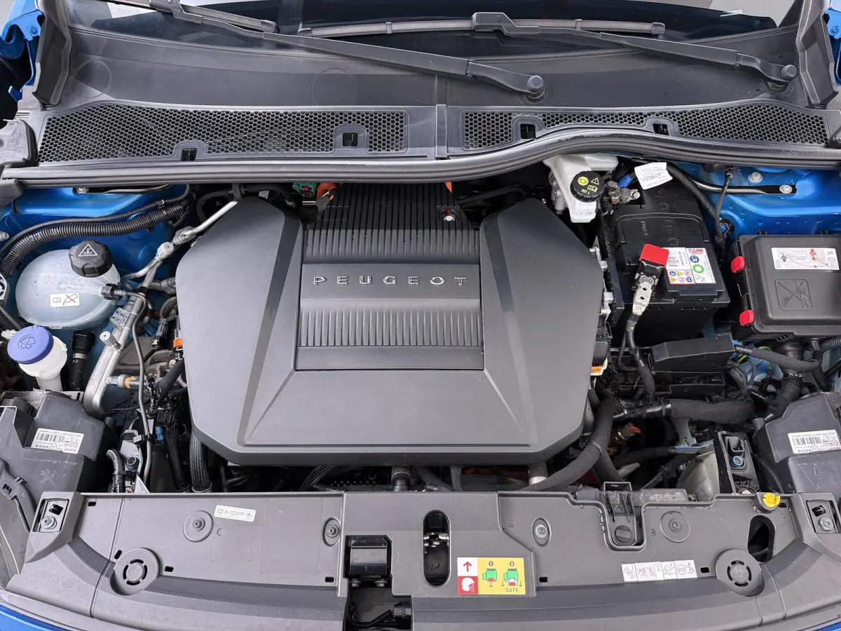 GT Pack 50 kWh 136pk | Accu 91% | Navigatie | Camera achter | Panorama dak | Alcantara bekleding | Cruise control adaptief | Lichtmetalen velgen  | Stoelverwarming | Apple Carplay en Android
