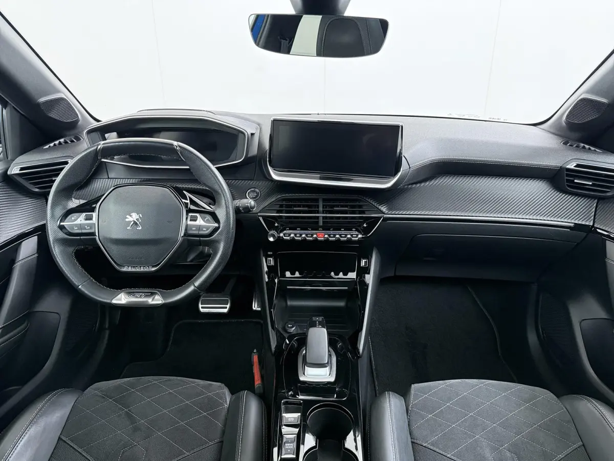 GT Pack 50 kWh 136pk | Accu 91% | Navigatie | Camera achter | Panorama dak | Alcantara bekleding | Cruise control adaptief | Lichtmetalen velgen  | Stoelverwarming | Apple Carplay en Android