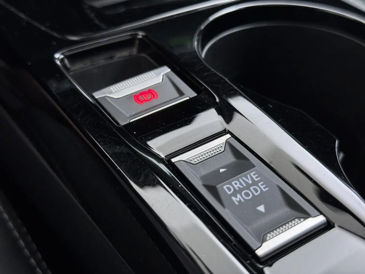 GT Pack 50 kWh 136pk | Accu 91% | Navigatie | Camera achter | Panorama dak | Alcantara bekleding | Cruise control adaptief | Lichtmetalen velgen  | Stoelverwarming | Apple Carplay en Android