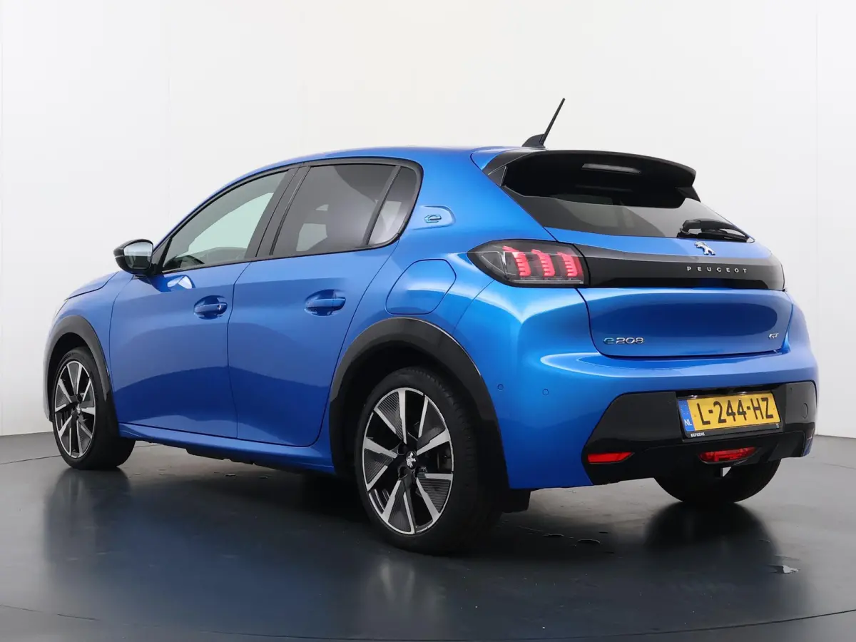 GT Pack 50 kWh 136pk | Accu 91% | Navigatie | Camera achter | Panorama dak | Alcantara bekleding | Cruise control adaptief | Lichtmetalen velgen  | Stoelverwarming | Apple Carplay en Android