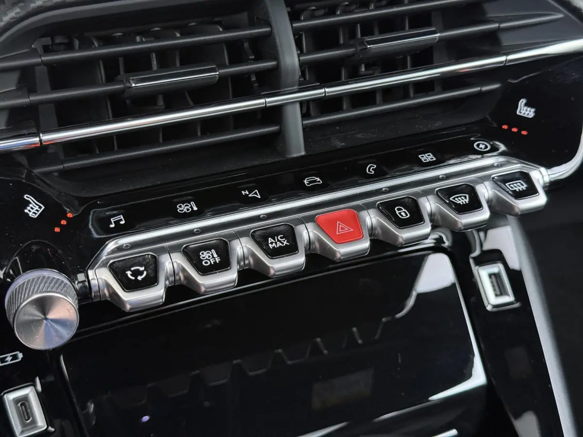 GT Pack 50 kWh 136pk | Accu 91% | Navigatie | Camera achter | Panorama dak | Alcantara bekleding | Cruise control adaptief | Lichtmetalen velgen  | Stoelverwarming | Apple Carplay en Android