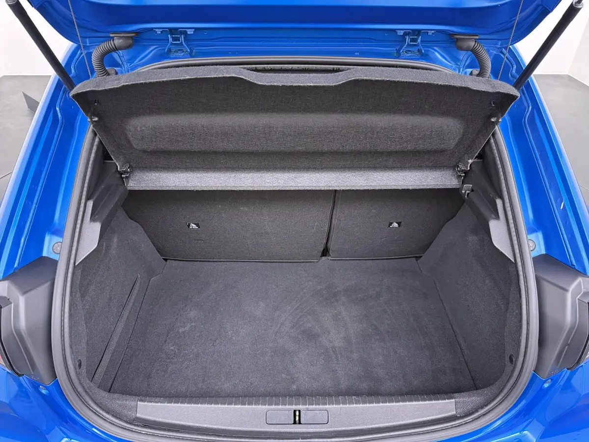 GT Pack 50 kWh 136pk | Accu 91% | Navigatie | Camera achter | Panorama dak | Alcantara bekleding | Cruise control adaptief | Lichtmetalen velgen  | Stoelverwarming | Apple Carplay en Android