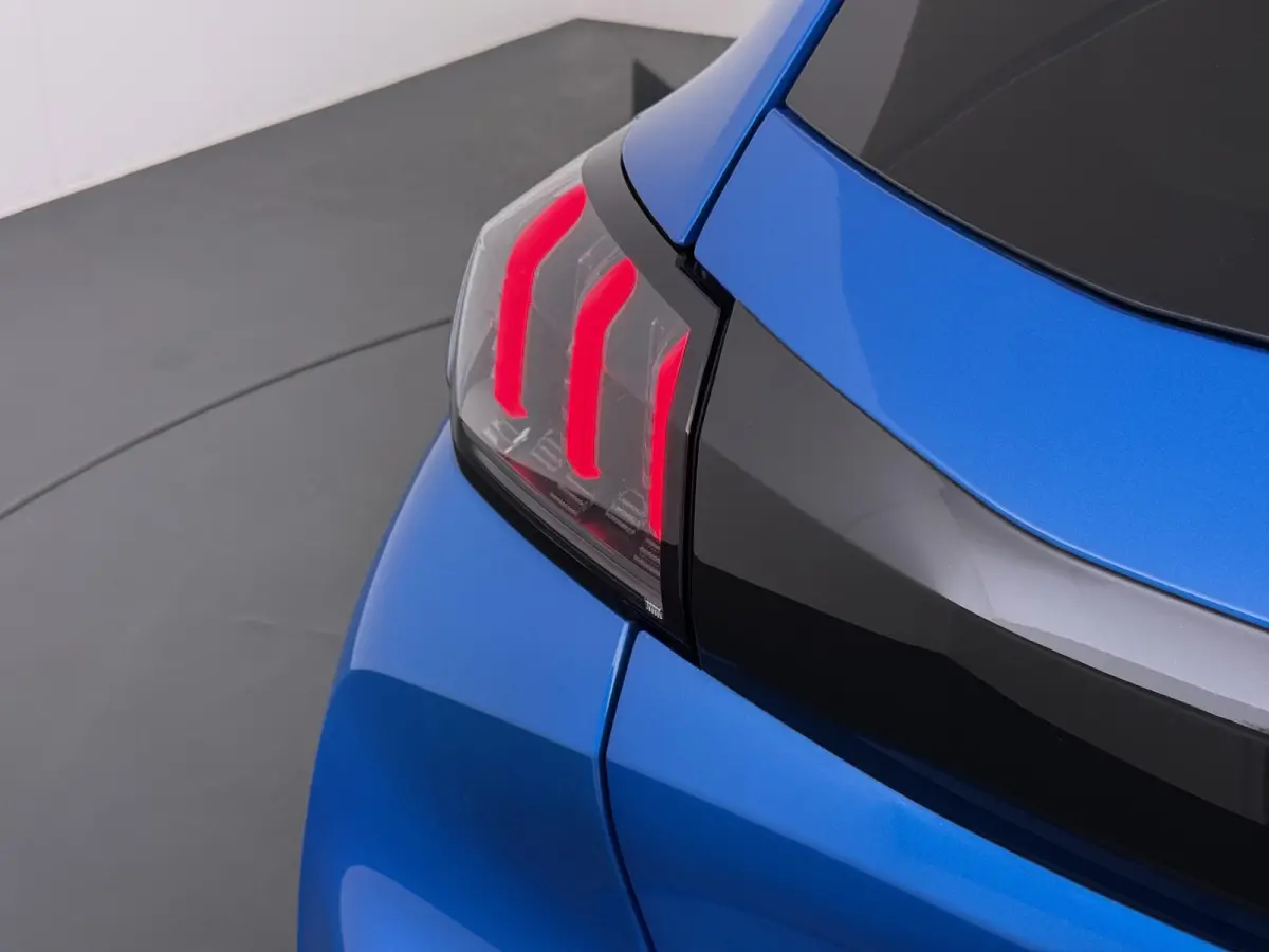 GT Pack 50 kWh 136pk | Accu 91% | Navigatie | Camera achter | Panorama dak | Alcantara bekleding | Cruise control adaptief | Lichtmetalen velgen  | Stoelverwarming | Apple Carplay en Android