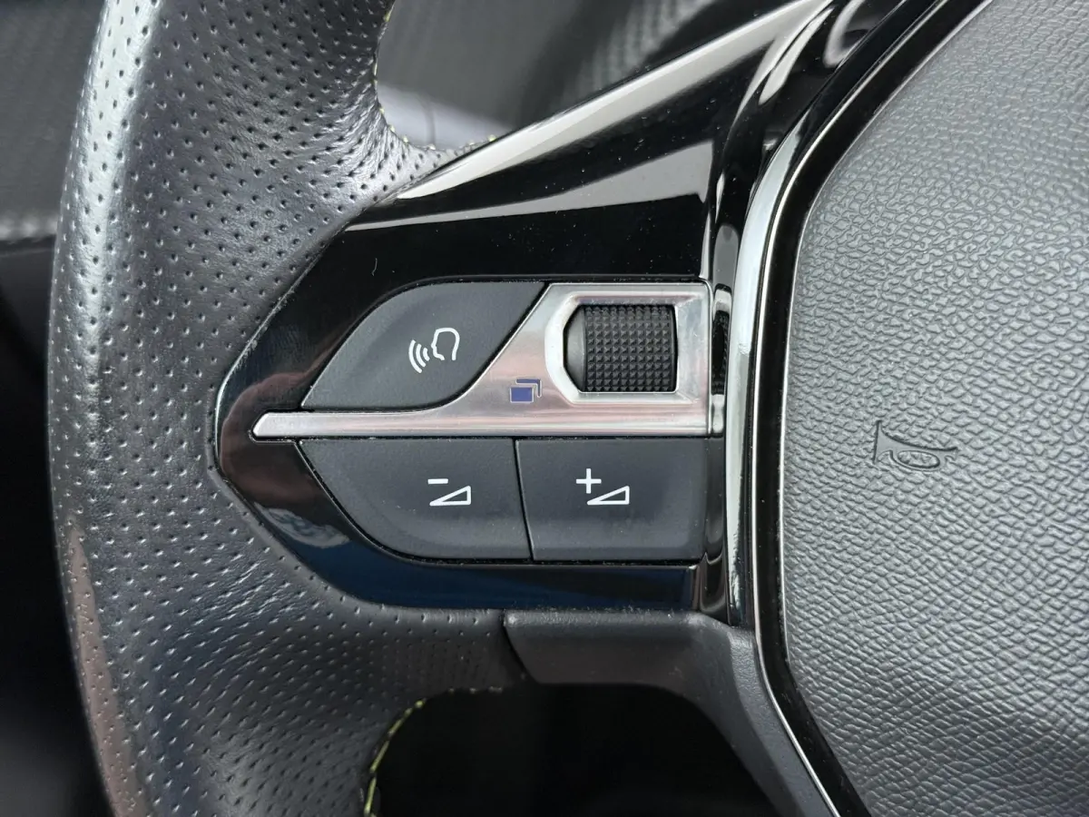 GT Pack 50 kWh 136pk | Accu 91% | Navigatie | Camera achter | Panorama dak | Alcantara bekleding | Cruise control adaptief | Lichtmetalen velgen  | Stoelverwarming | Apple Carplay en Android