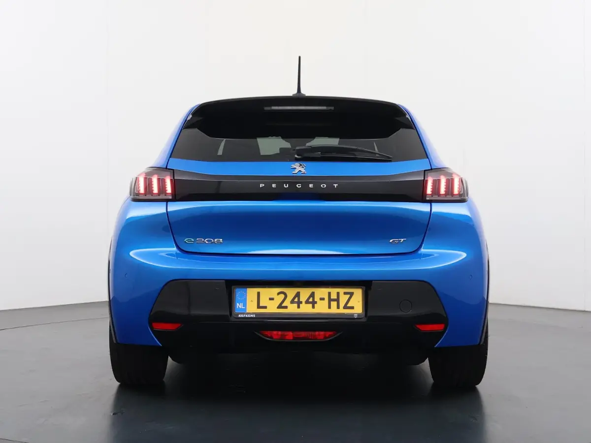 GT Pack 50 kWh 136pk | Accu 91% | Navigatie | Camera achter | Panorama dak | Alcantara bekleding | Cruise control adaptief | Lichtmetalen velgen  | Stoelverwarming | Apple Carplay en Android