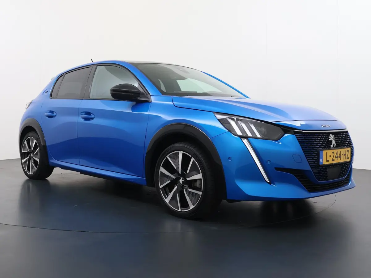 GT Pack 50 kWh 136pk | Accu 91% | Navigatie | Camera achter | Panorama dak | Alcantara bekleding | Cruise control adaptief | Lichtmetalen velgen  | Stoelverwarming | Apple Carplay en Android