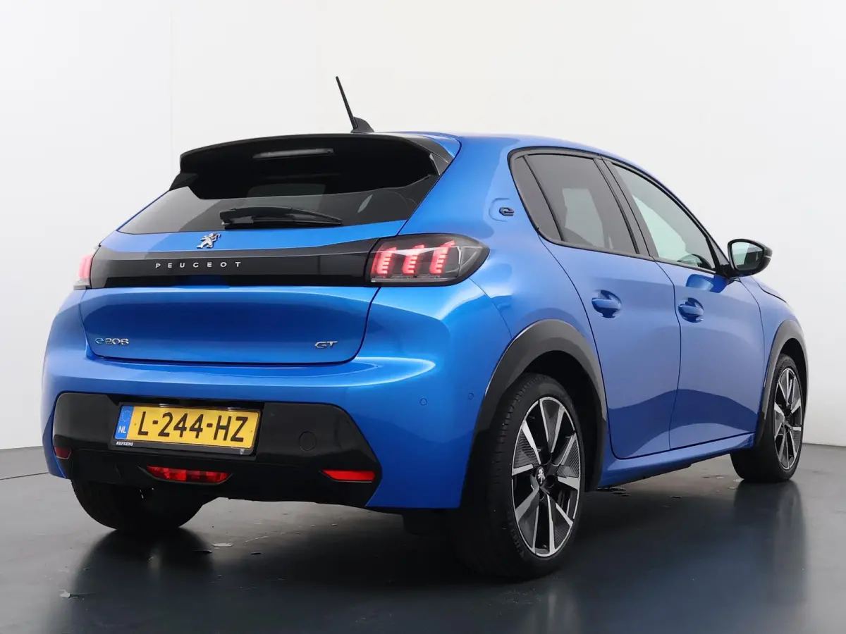 GT Pack 50 kWh 136pk | Accu 91% | Navigatie | Camera achter | Panorama dak | Alcantara bekleding | Cruise control adaptief | Lichtmetalen velgen  | Stoelverwarming | Apple Carplay en Android
