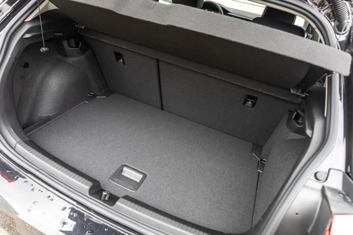 1.0 TSI 95pk Life Edition | Trekhaak Afneembaar | Stoelverwarming