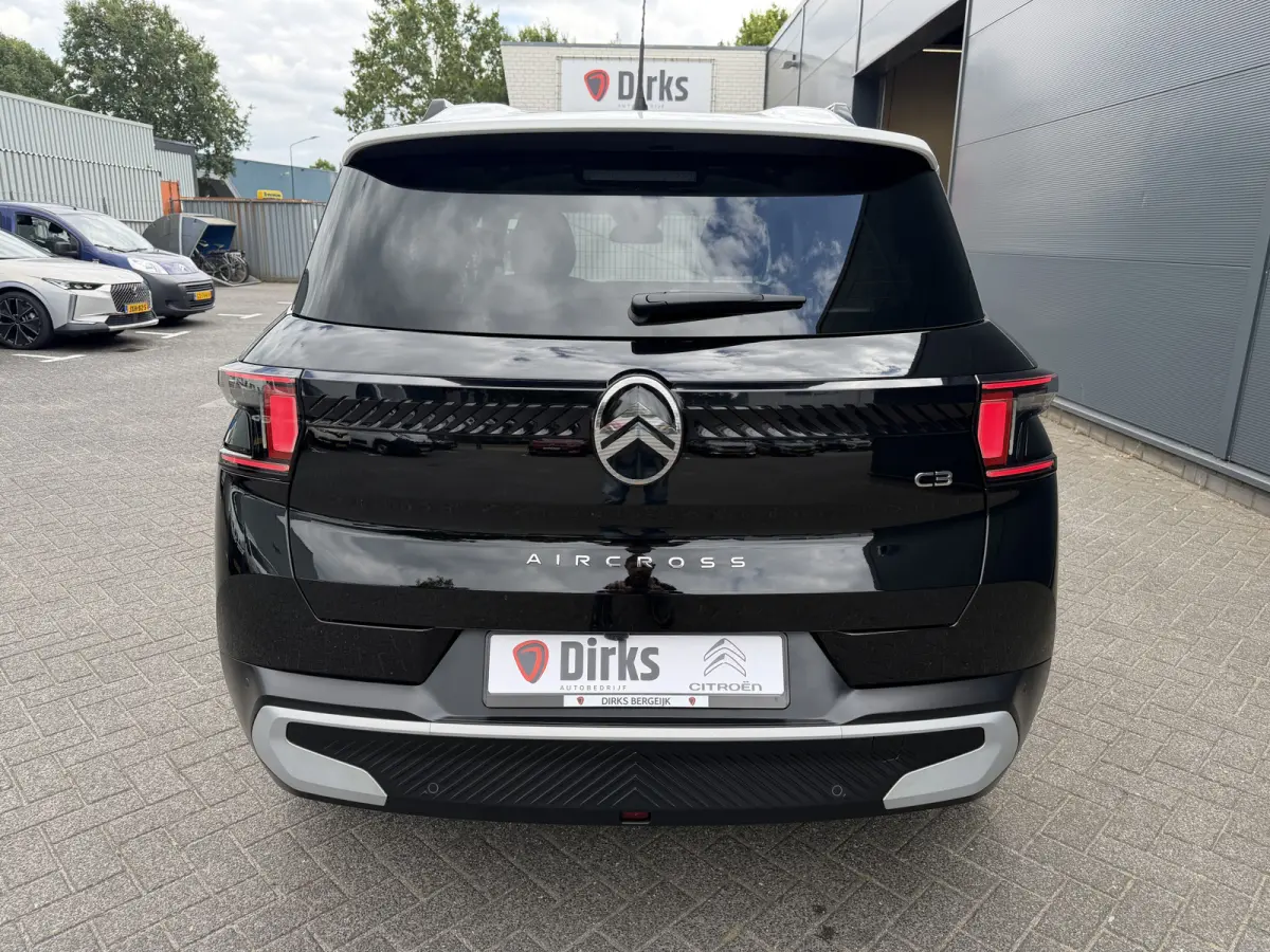 145pk Hybrid Max (Camera - Parkeersensoren V+A - LED - Automatische Airco - Navigatie - Apple Carplay - 17")