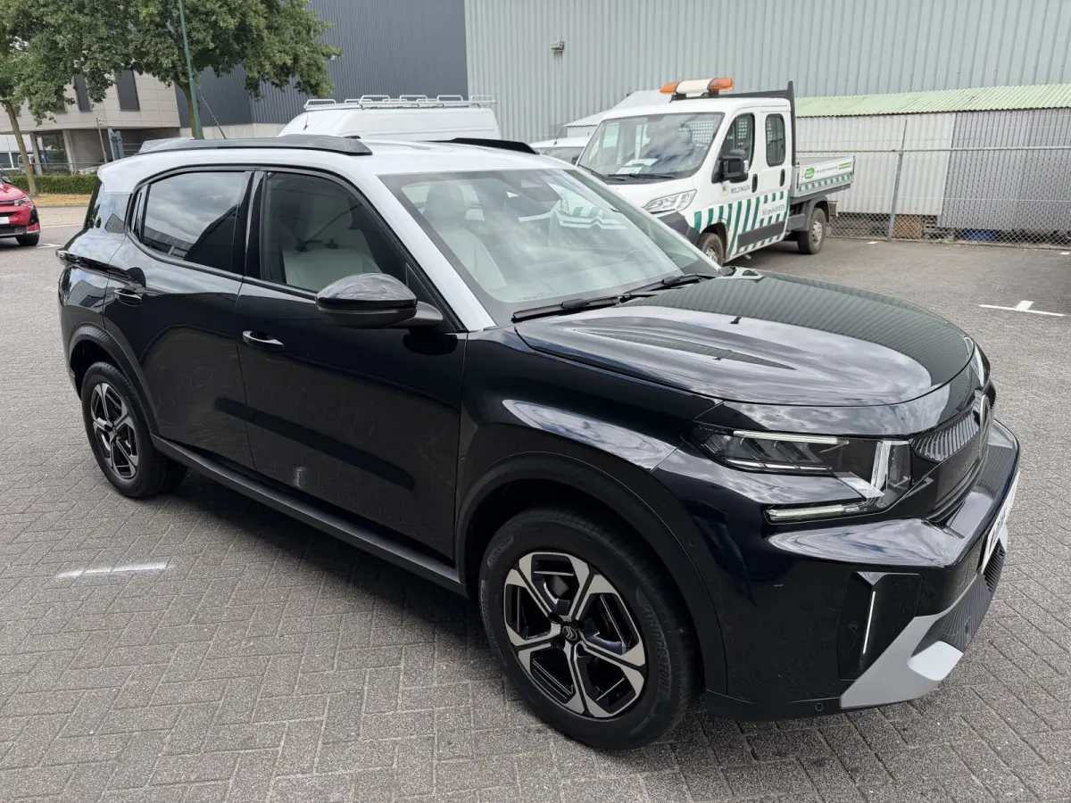 145pk Hybrid Max (Camera - Parkeersensoren V+A - LED - Automatische Airco - Navigatie - Apple Carplay - 17")