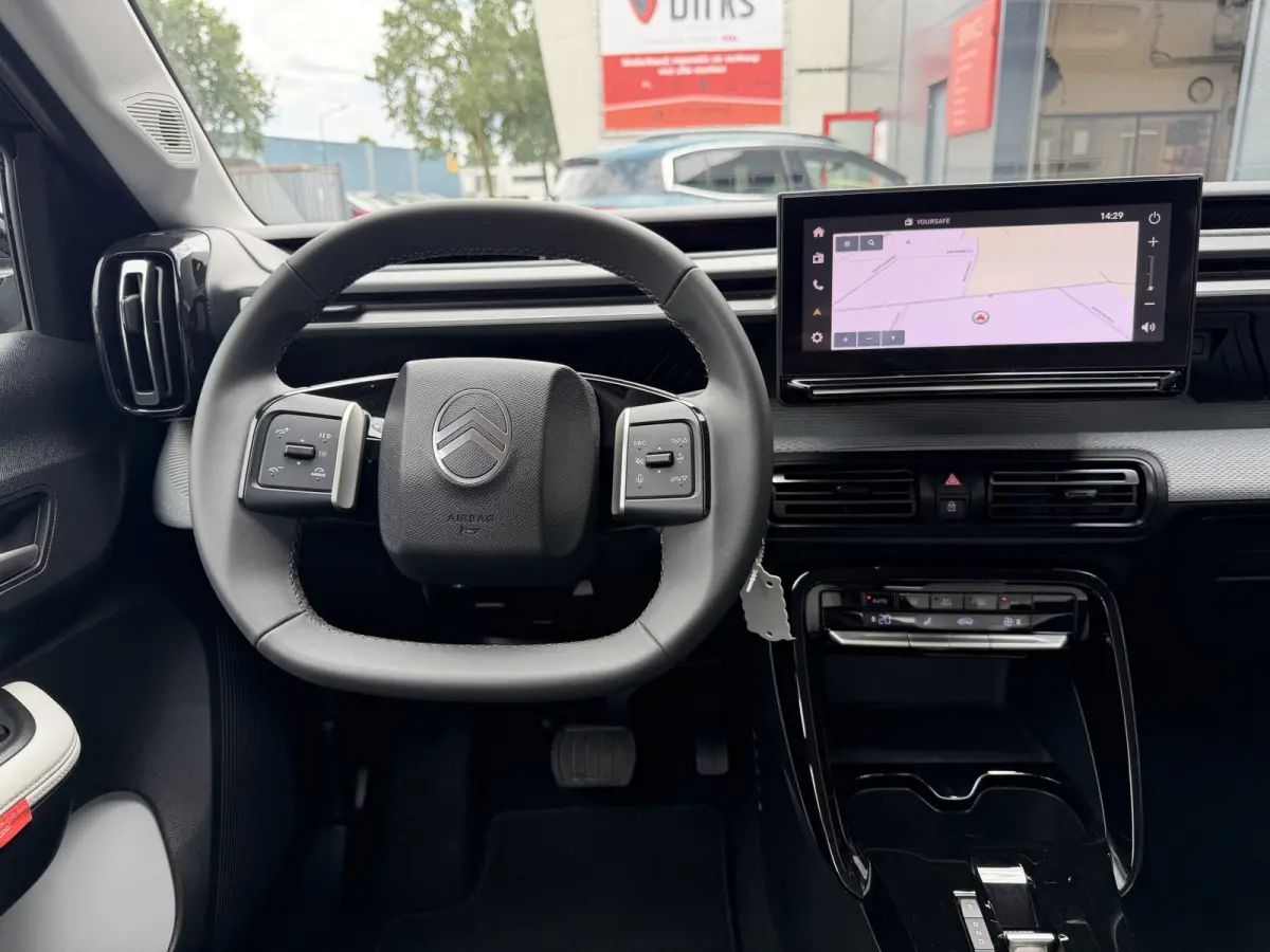 145pk Hybrid Max (Camera - Parkeersensoren V+A - LED - Automatische Airco - Navigatie - Apple Carplay - 17")