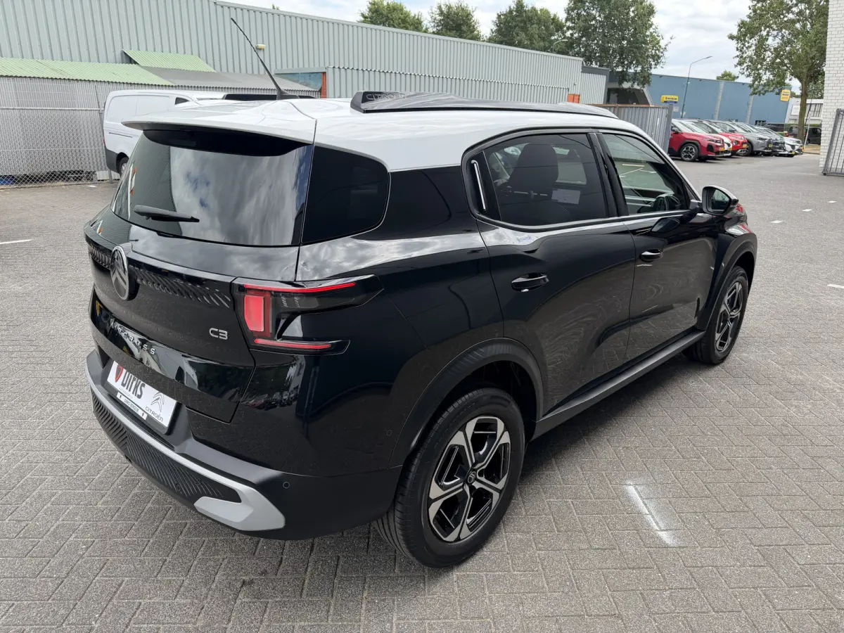 145pk Hybrid Max (Camera - Parkeersensoren V+A - LED - Automatische Airco - Navigatie - Apple Carplay - 17")