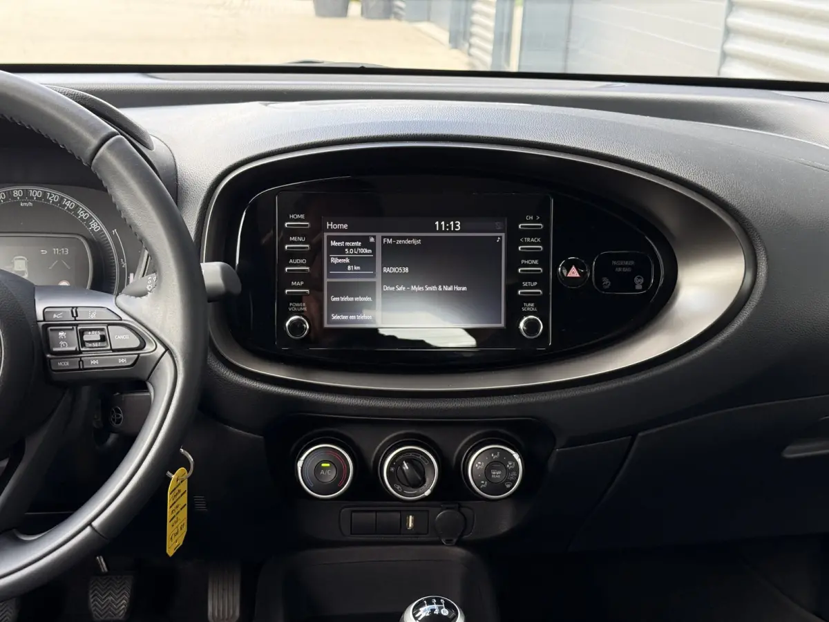 1.0 VVT-i MT Play Apple/Camera