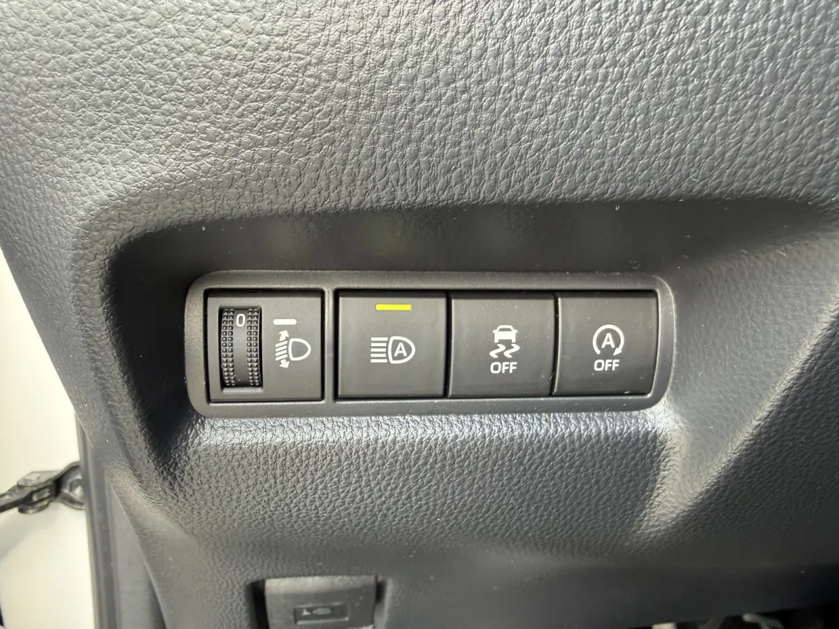 1.0 VVT-i MT Play Apple/Camera