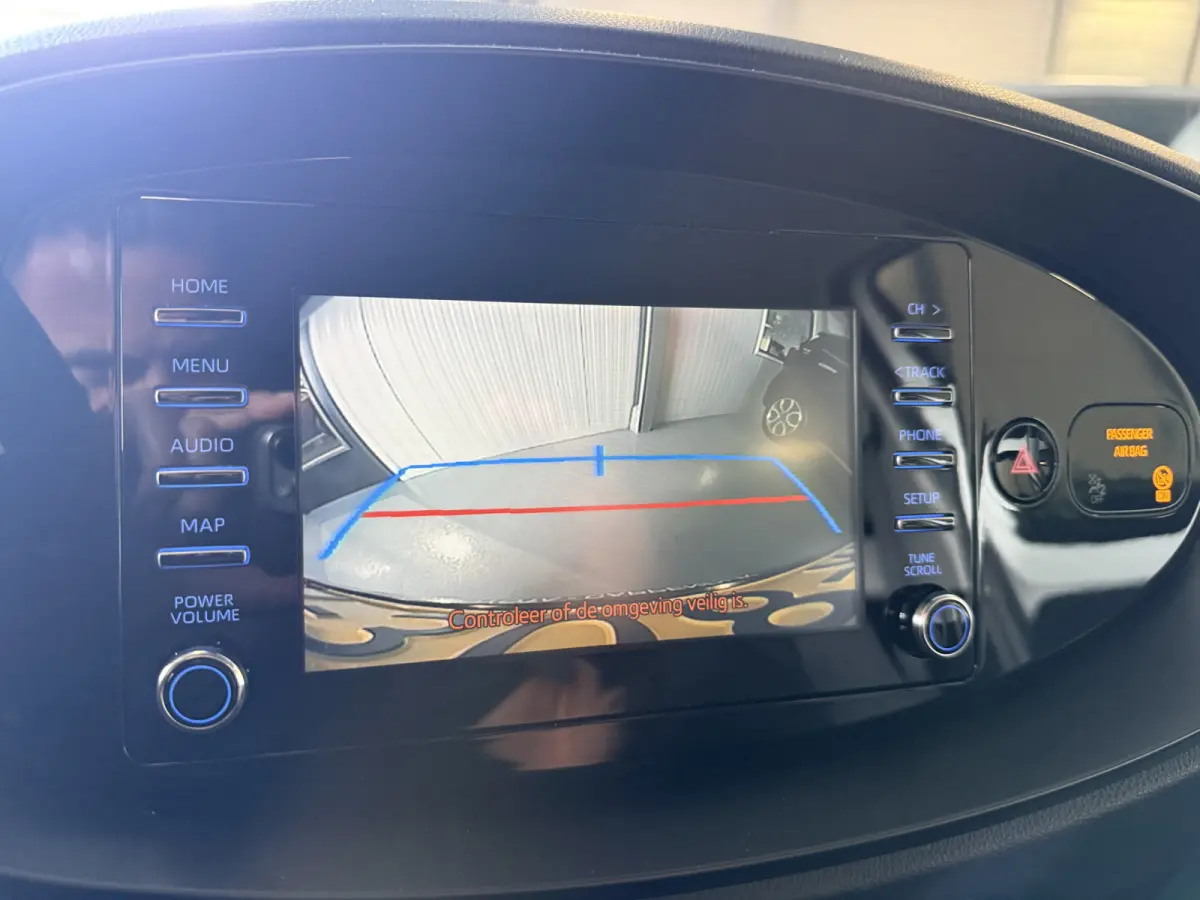 1.0 VVT-i MT Play Apple/Camera
