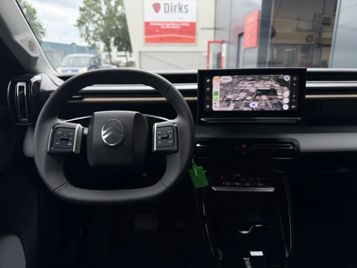 145pk Hybrid Plus (Camera - Navigatie via APP - Automatische Airco - LED - Apple Carplay - Two Tone - Parkeersensoren)
