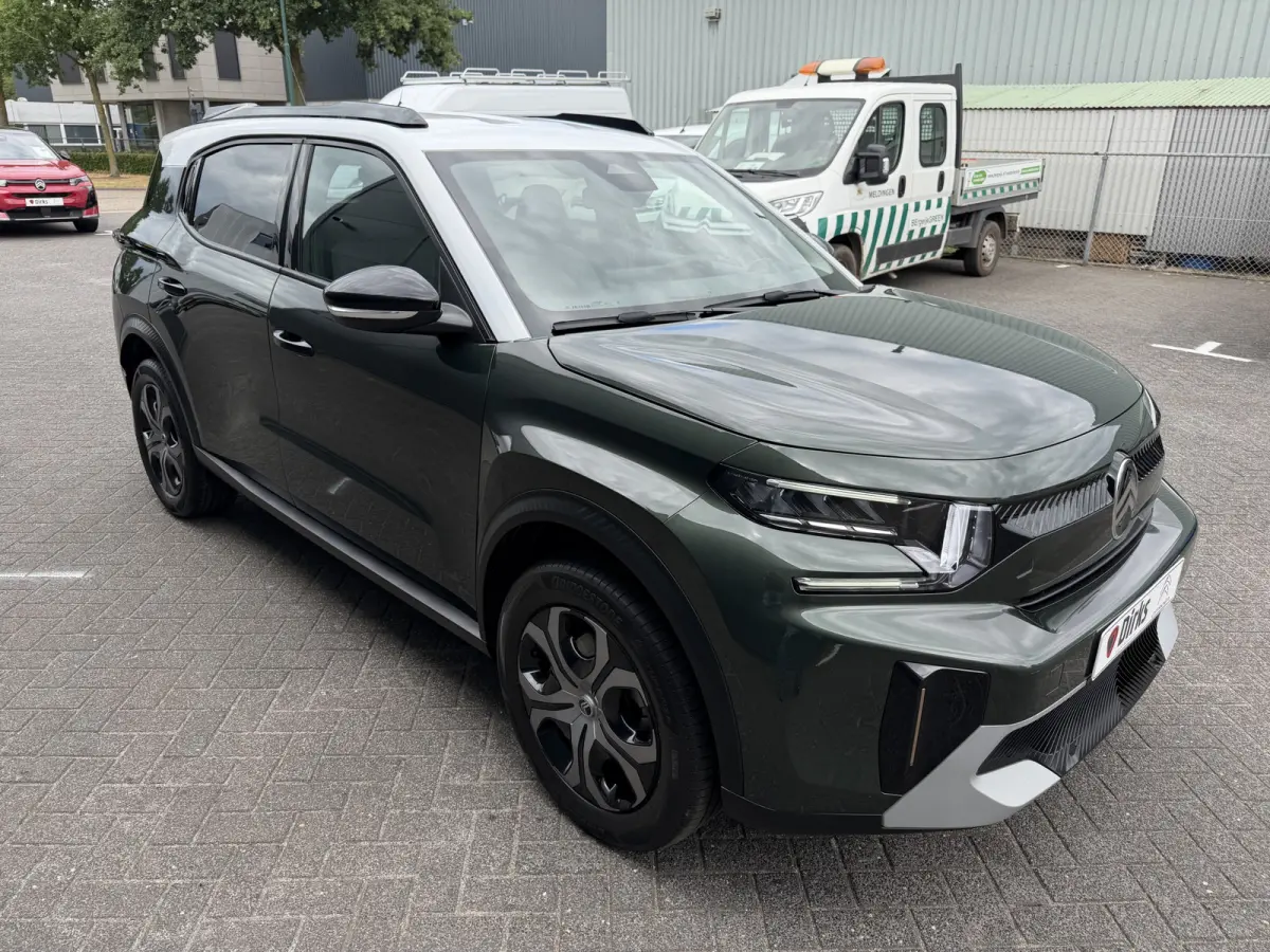 145pk Hybrid Plus (Camera - Navigatie via APP - Automatische Airco - LED - Apple Carplay - Two Tone - Parkeersensoren)
