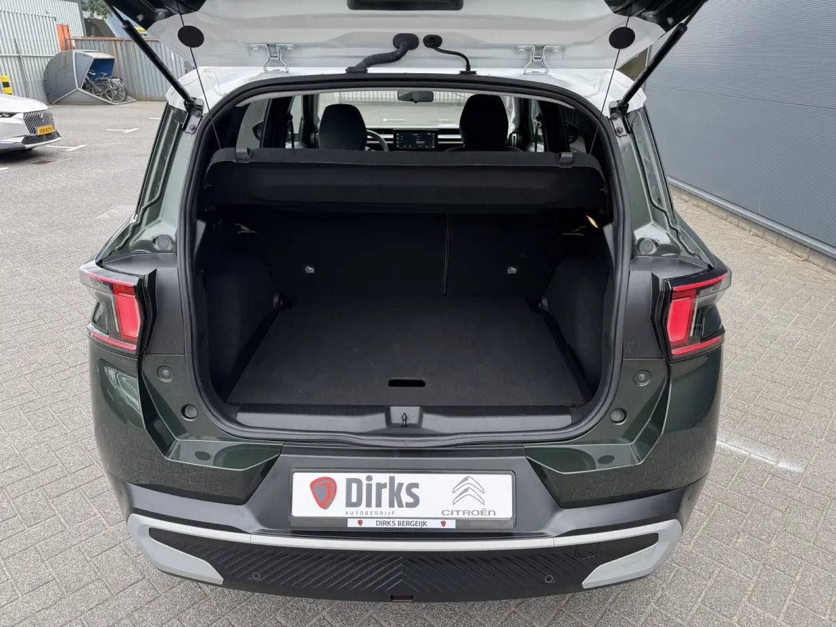 145pk Hybrid Plus (Camera - Navigatie via APP - Automatische Airco - LED - Apple Carplay - Two Tone - Parkeersensoren)