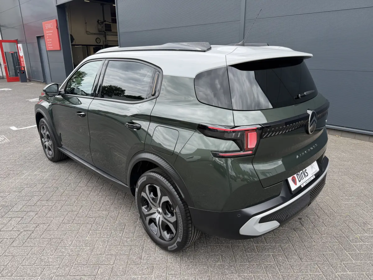 145pk Hybrid Plus (Camera - Navigatie via APP - Automatische Airco - LED - Apple Carplay - Two Tone - Parkeersensoren)