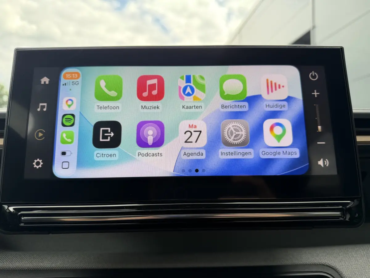 145pk Hybrid Plus (Camera - Navigatie via APP - Automatische Airco - LED - Apple Carplay - Two Tone - Parkeersensoren)