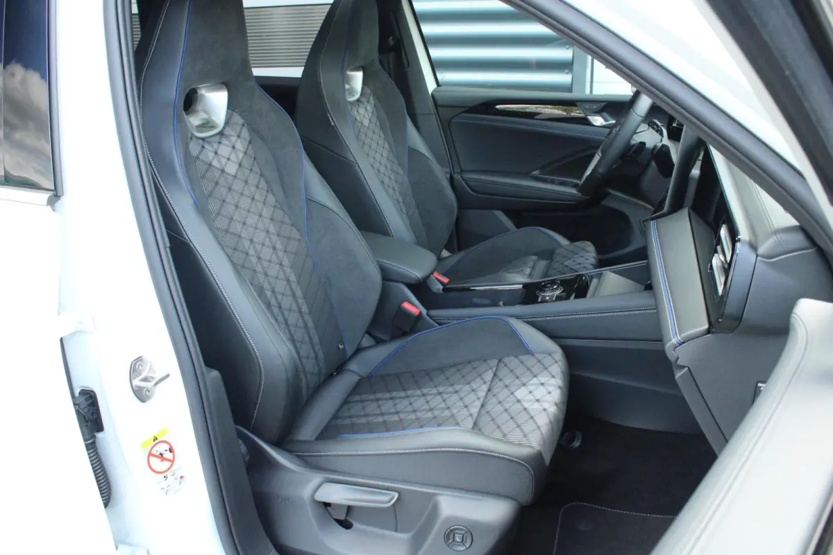 1.5 eHybrid 204pk R-Line Edition | Panoramadak | Trekhaak