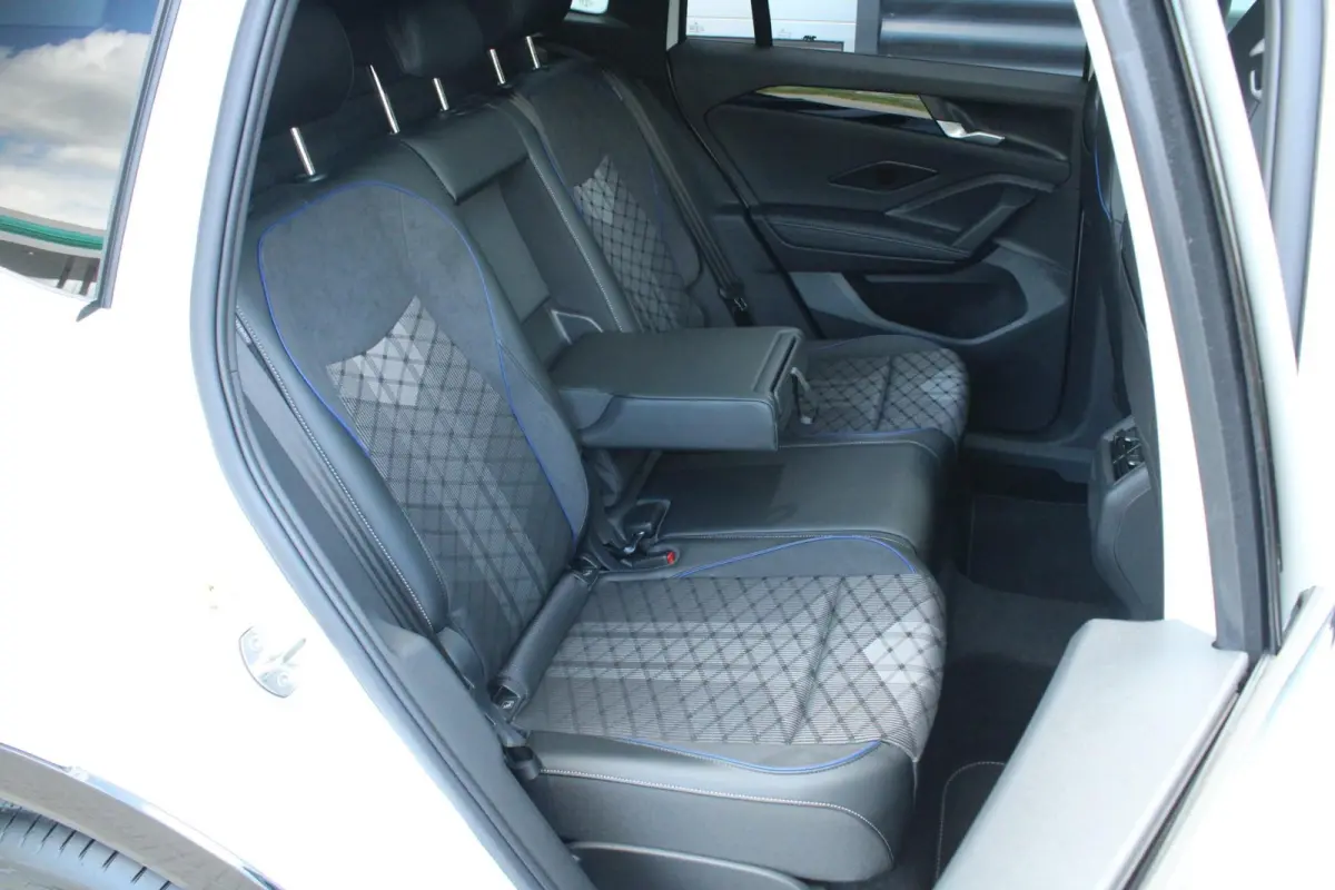 1.5 eHybrid 204pk R-Line Edition | Panoramadak | Trekhaak