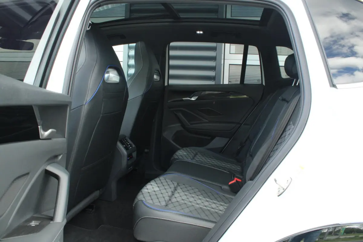 1.5 eHybrid 204pk R-Line Edition | Panoramadak | Trekhaak