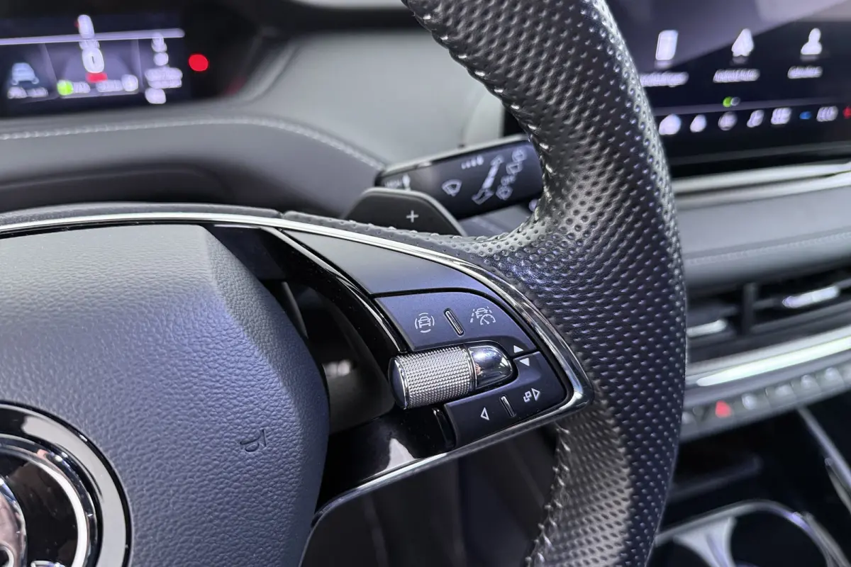 60 Sportline | SOH 93%! | Wegklap. Trekhaak | Org. NL | Dealer onderhouden | CarPlay | Stuurverwarming | PDC |