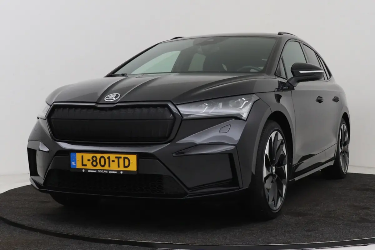 60 Sportline | SOH 93%! | Wegklap. Trekhaak | Org. NL | Dealer onderhouden | CarPlay | Stuurverwarming | PDC |