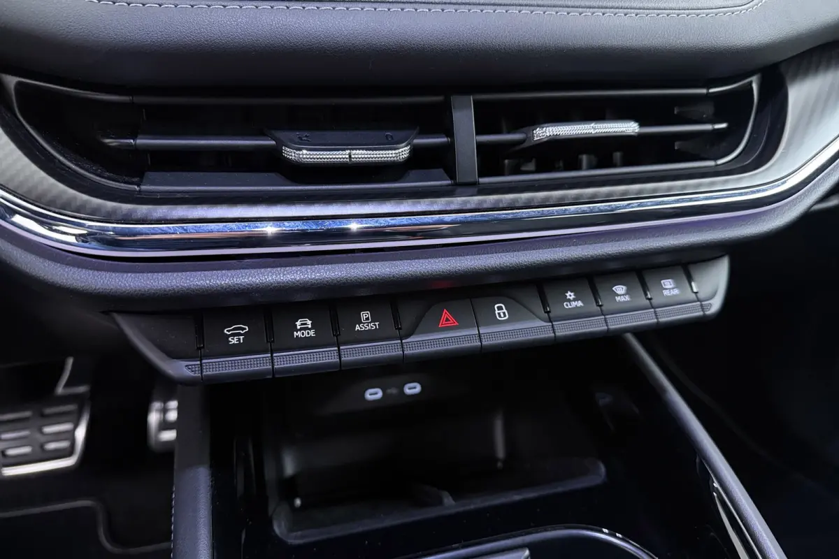 60 Sportline | SOH 93%! | Wegklap. Trekhaak | Org. NL | Dealer onderhouden | CarPlay | Stuurverwarming | PDC |
