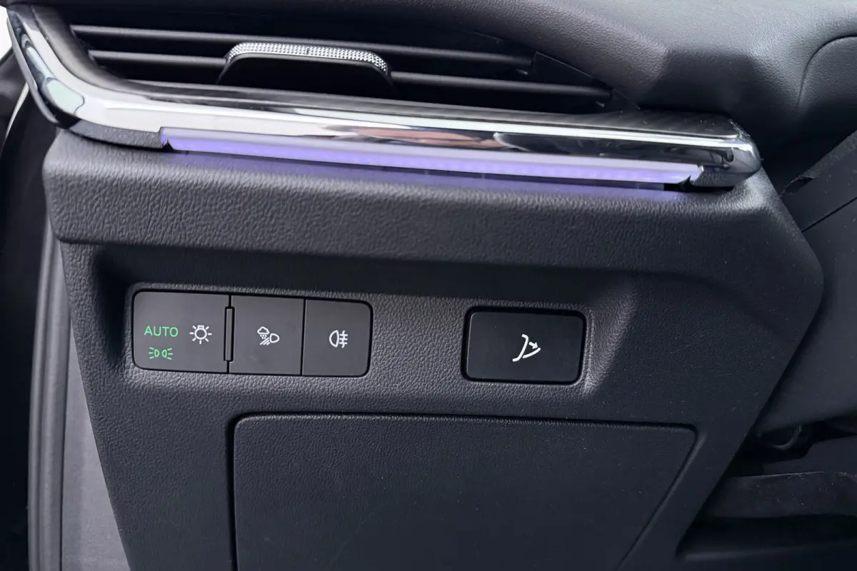 60 Sportline | SOH 93%! | Wegklap. Trekhaak | Org. NL | Dealer onderhouden | CarPlay | Stuurverwarming | PDC |