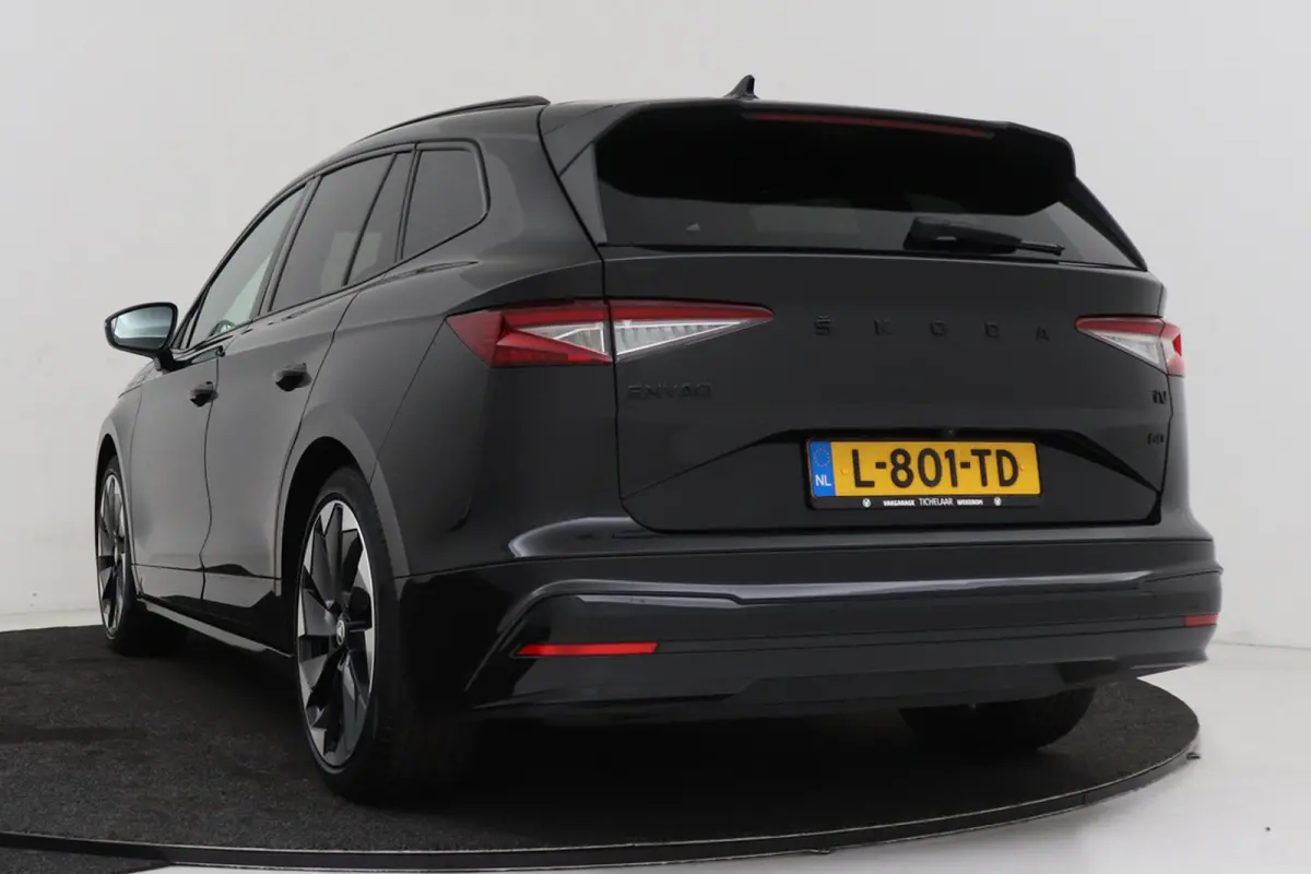 60 Sportline | SOH 93%! | Wegklap. Trekhaak | Org. NL | Dealer onderhouden | CarPlay | Stuurverwarming | PDC |