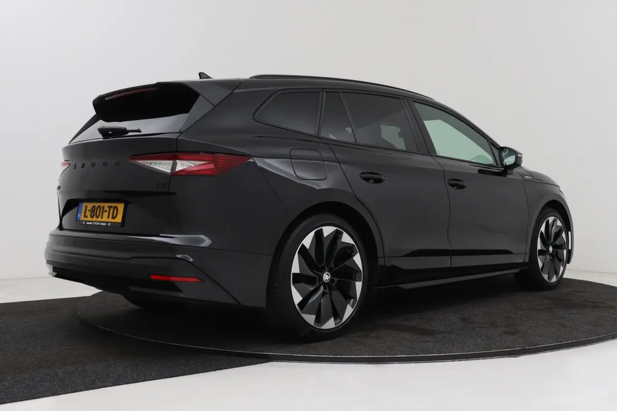 60 Sportline | SOH 93%! | Wegklap. Trekhaak | Org. NL | Dealer onderhouden | CarPlay | Stuurverwarming | PDC |