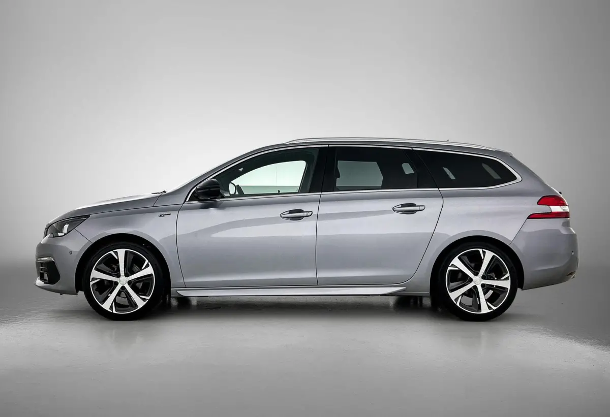 Blue Lease GT 130pk Automaat | Navigatie | Achteruitrijcamera | Full LED koplampen | Adaptieve Cruise Control | Keyless | Sportstoelen Leder/Alcantara verwarmd+massage | Climate Control | Pa