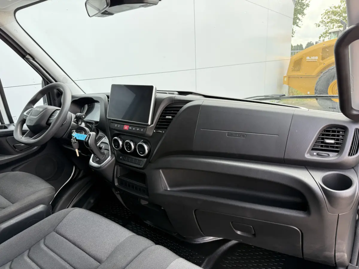 35C18H 3.0 Automaat Laadklep Bakwagen Meubelbak Dubbellucht Carplay Navigatie Climate Control Cruise Control Camera Koffer