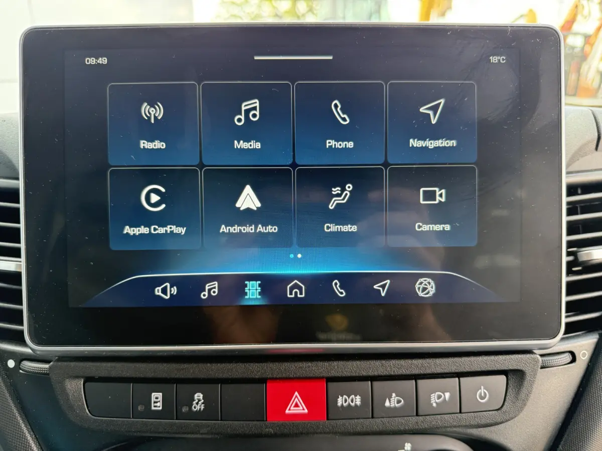 35C18H 3.0 Automaat Laadklep Bakwagen Meubelbak Dubbellucht Carplay Navigatie Climate Control Cruise Control Camera Koffer