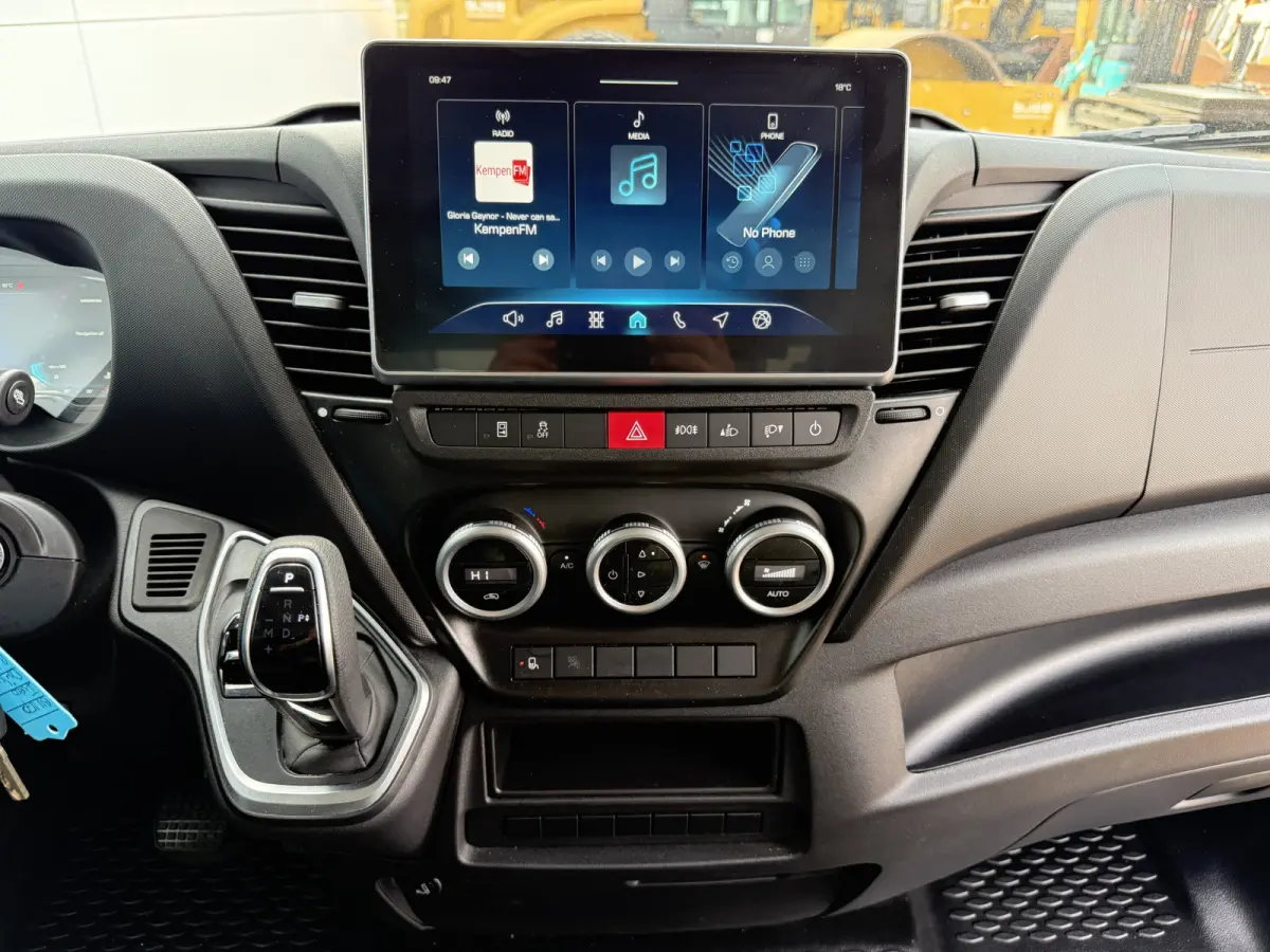 35C18H 3.0 Automaat Laadklep Bakwagen Meubelbak Dubbellucht Carplay Navigatie Climate Control Cruise Control Camera Koffer