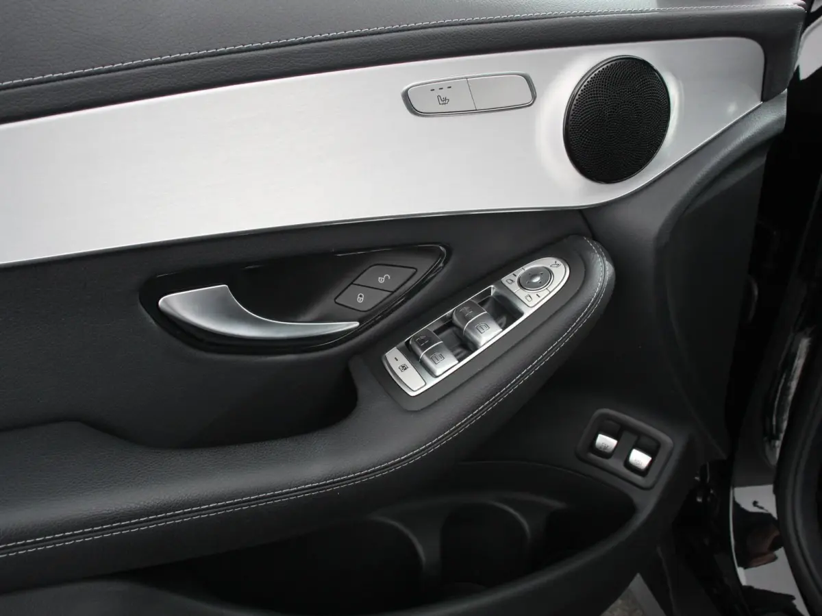 4MATIC PHEV Exclusive Navigatie Climate Control Leder(look) Camera Trekhaak Adaptive Cruise Control Dab