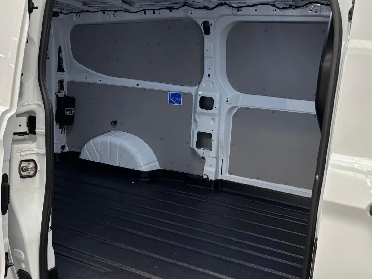 300 2.0 TDCI L2H1 EC Sport Nieuw Model Automaat Airco Cruise Navi Parkeersensoren Camera Carplay Trekhaak