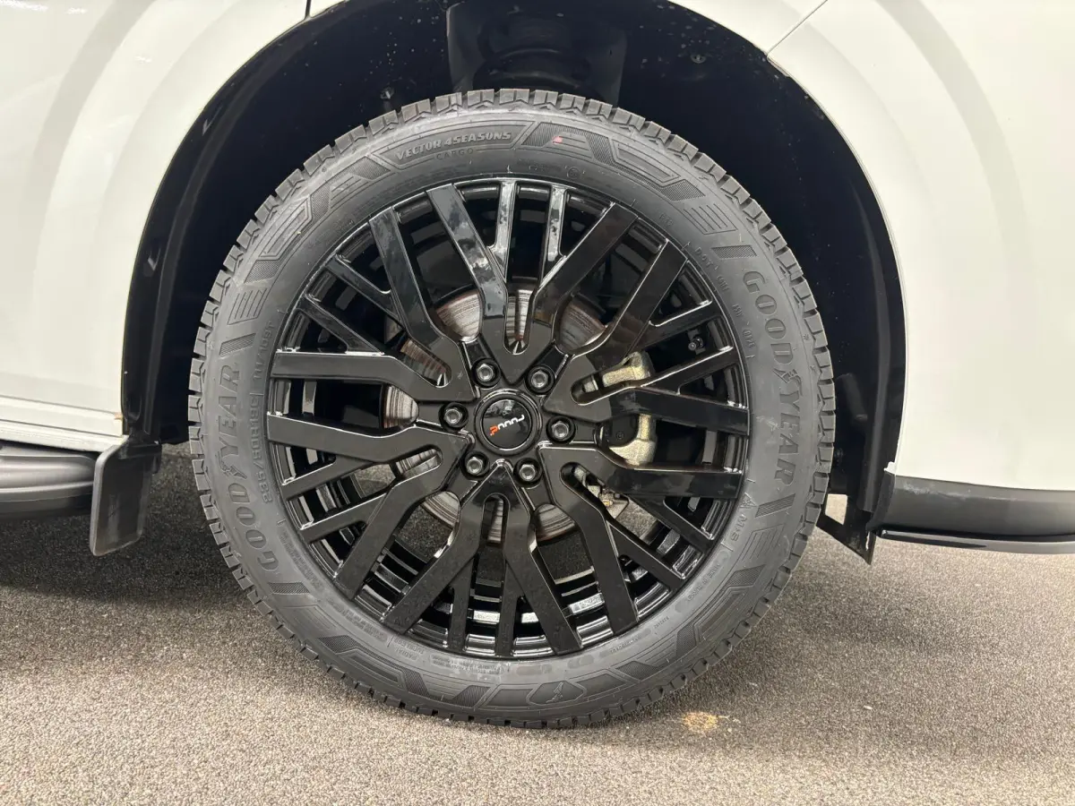 300 2.0 TDCI L2H1 EC Sport Nieuw Model Automaat Airco Cruise Navi Parkeersensoren Camera Carplay Trekhaak