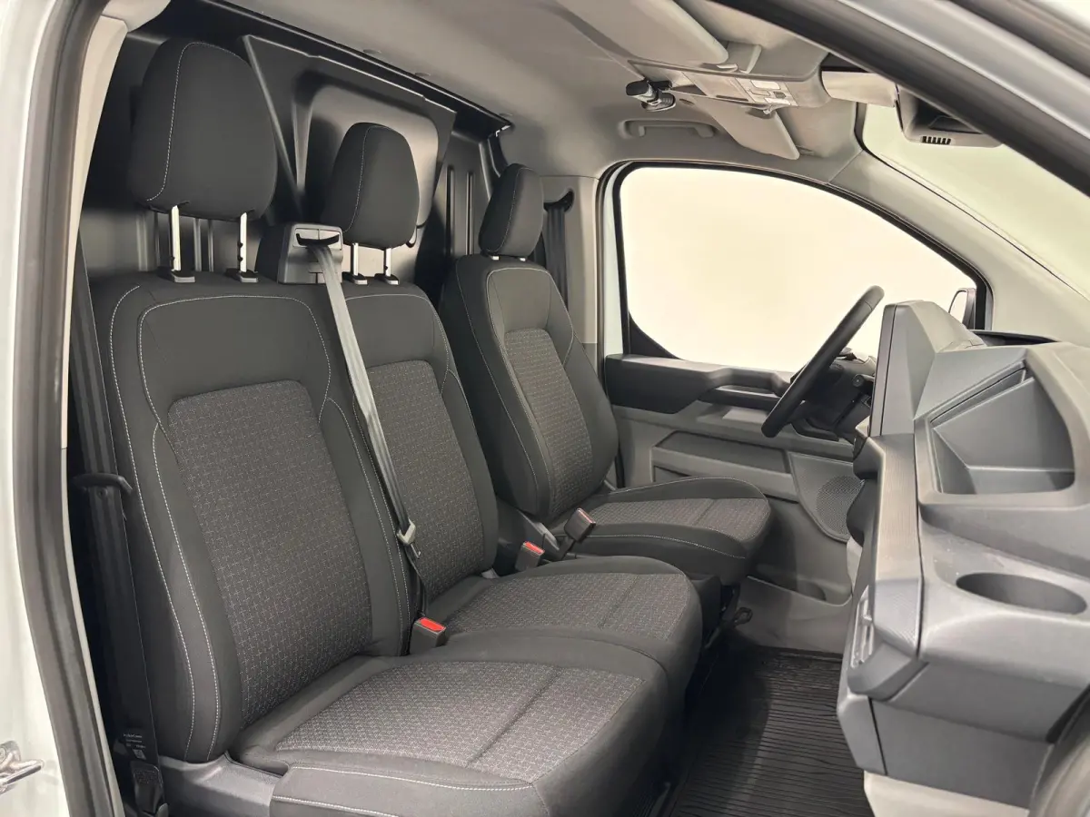 300 2.0 TDCI L2H1 EC Sport Nieuw Model Automaat Airco Cruise Navi Parkeersensoren Camera Carplay Trekhaak
