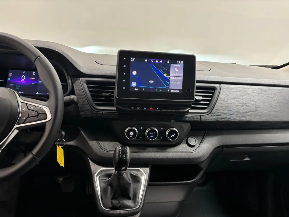 2.0 Blue dCi 150PK L2H1 EC Sport Edition Automaat Navigatie Airco Lichtmetalen velgen Betimmering Trekhaak Camera Parkeer sensoren Dab