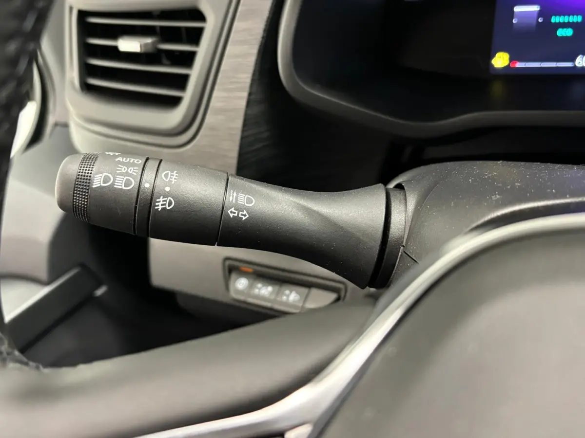 2.0 Blue dCi 150PK L2H1 EC Sport Edition Automaat Navigatie Airco Lichtmetalen velgen Betimmering Trekhaak Camera Parkeer sensoren Dab