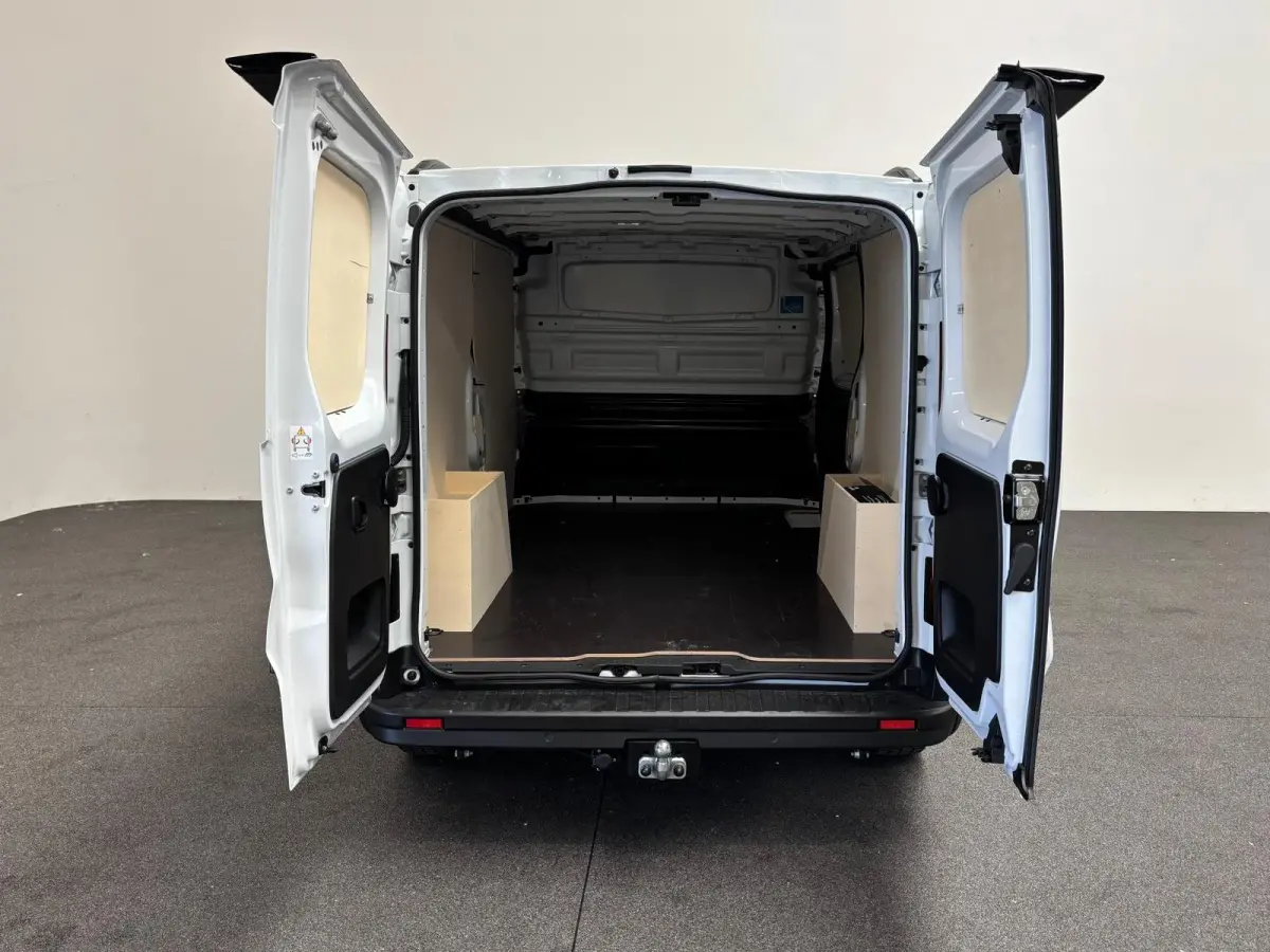 2.0 Blue dCi 150PK L2H1 EC Sport Edition Automaat Navigatie Airco Lichtmetalen velgen Betimmering Trekhaak Camera Parkeer sensoren Dab