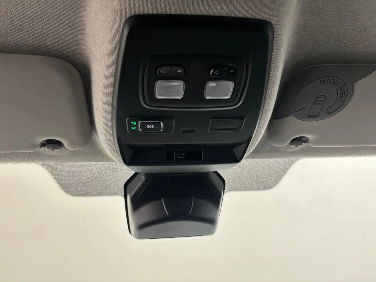 2.0 Blue dCi 150PK L2H1 EC Sport Edition Automaat Navigatie Airco Lichtmetalen velgen Betimmering Trekhaak Camera Parkeer sensoren Dab